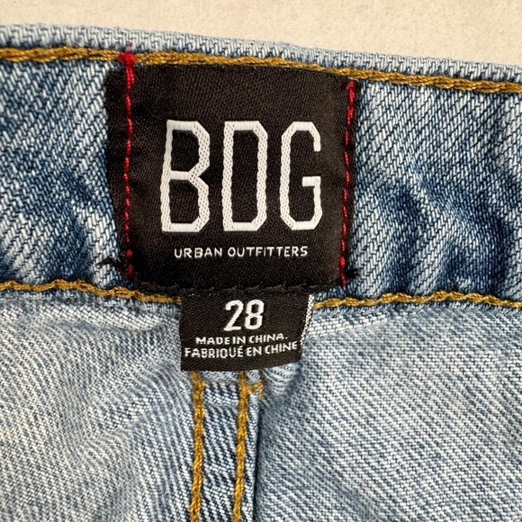 BDG Button Fly Straight Leg Distressed Jeans Women Size 28 High Rise Light Wash - Picture 5 of 14